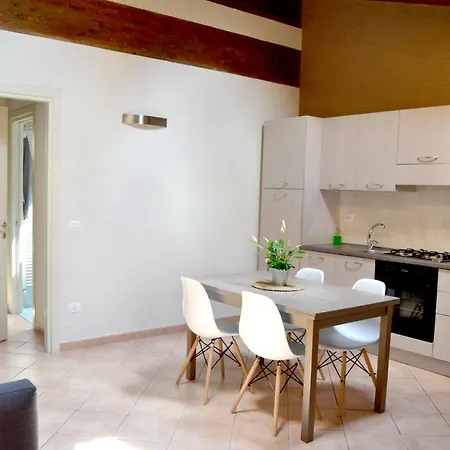 Downtown In * بارما